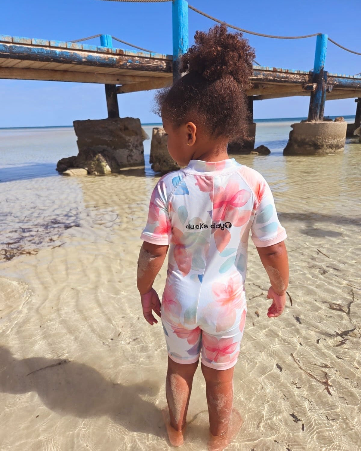UV suit or swim shirt for kids? The right choice for your summer